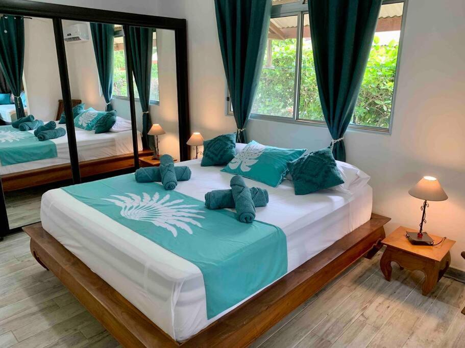 Villa Hoama Lodge Moorea Teavaro Екстер'єр фото